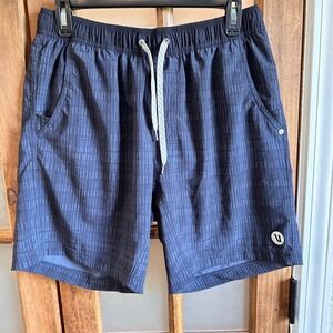 Vuori Kore Shorts Mens S (measured) Navy Blue Dash Print Elastic Waist Hybrid